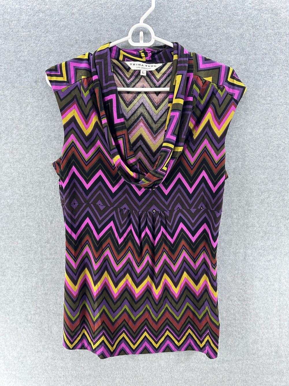 Trina Turk Women's sz L Zig Zag Print Sleeveless Top 100% Silk Y2K Fall Classic